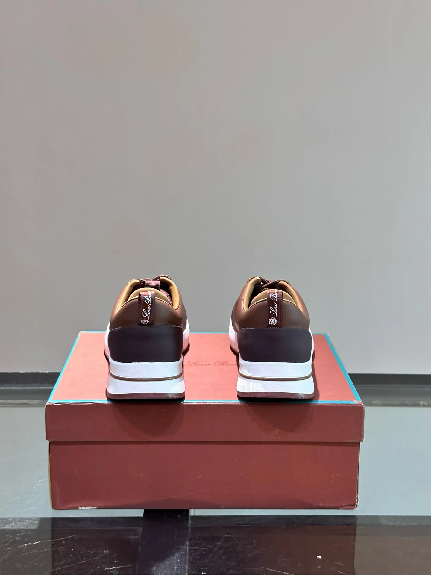 Factory price: 540💰Loro men's shoes💰iana niche Loro classic jogging shoes, men's lace-up casual shoes and sneakers, high-quality lightweight and comfortable fabrics, suitable for outdoor leisure, the color scheme is young and energetic, and it looks great with sportswear or casual suits! Size: 39-45 (38, 46 customized)